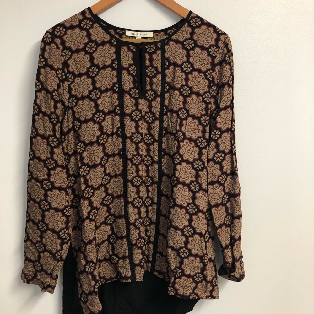 BLACK RAINN Women’s Black Floral Blouse